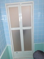 リフォのドアリフォーム　大阪市住之江区　浴室ドア取替え工事