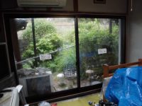 リフォの窓リフォーム　岸和田市　玄関引き戸取替え！窓取替え！手摺取付工事！