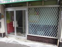 リフォのドア・サッシリフォーム　大阪市城東区　店舗ドア取替え、面格子取付工事